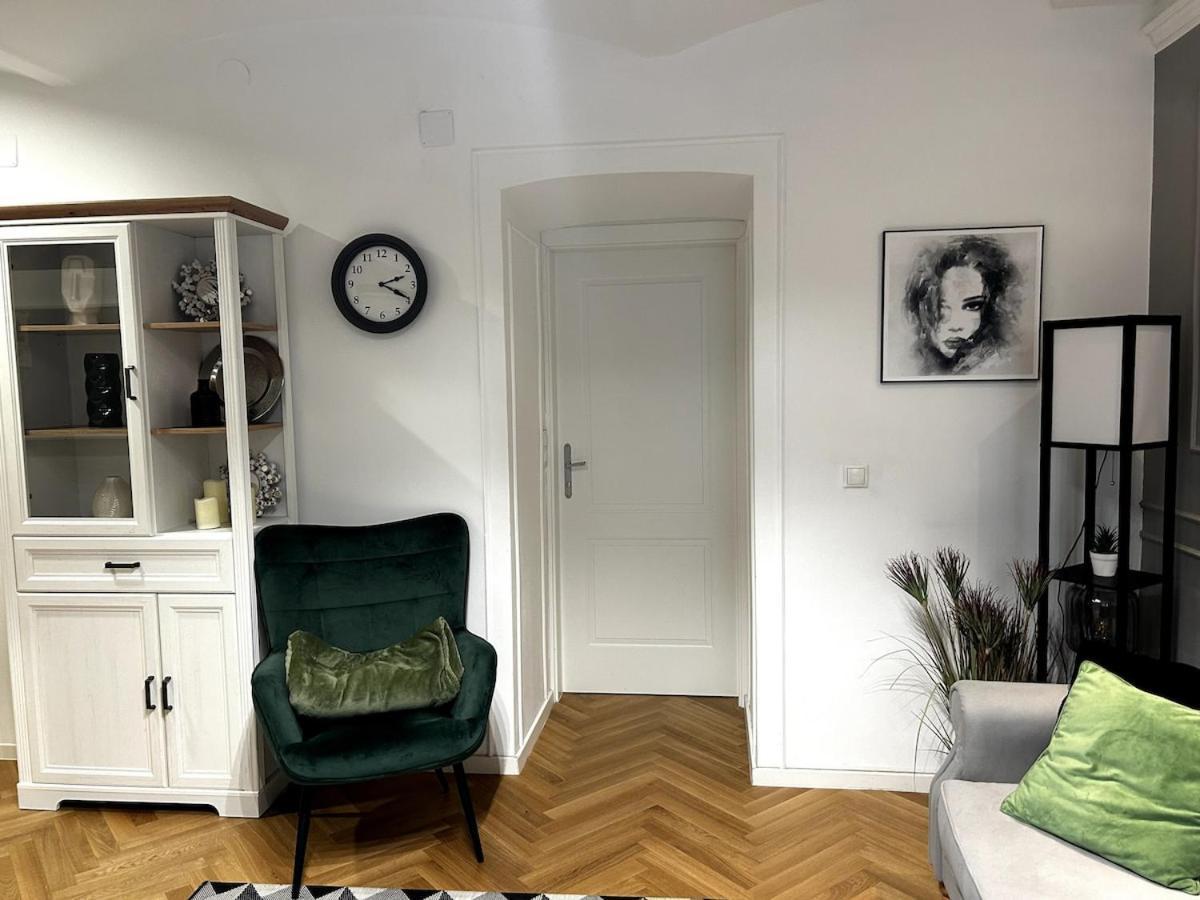 Gemuetliches Und Zentrales Nest Naehe Stadthalle Apartment Wien